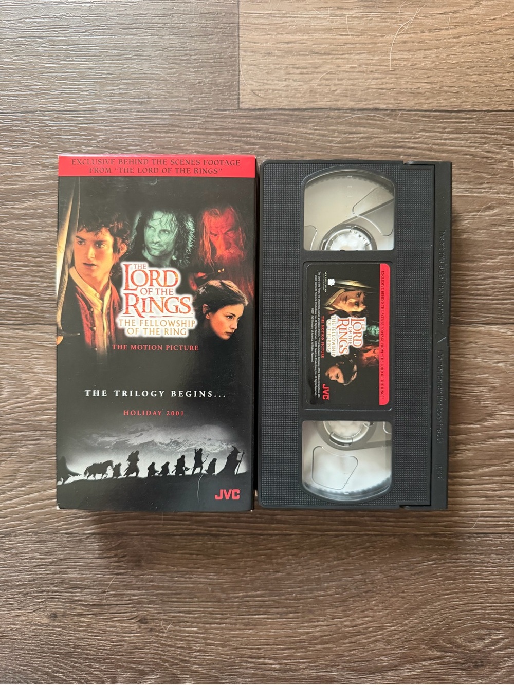 The Lord of the Rings: The Fellowship of the Ring VHS Tape - Picture 4 of 5